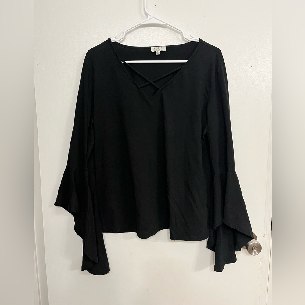 Umgee Black V-Neck Crisscross Bell Sleeve Top, size large